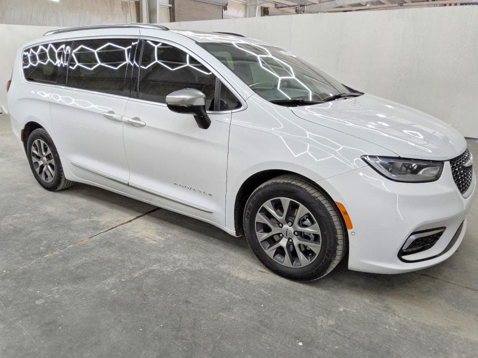 2023 CHRYSLER PACIFICA HYBRID PINNACLE 4