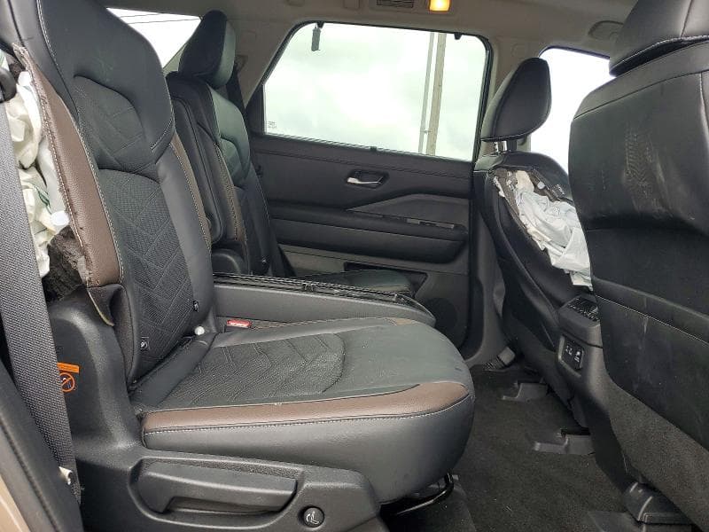 2024 NISSAN PATHFINDER PLATINUM 11