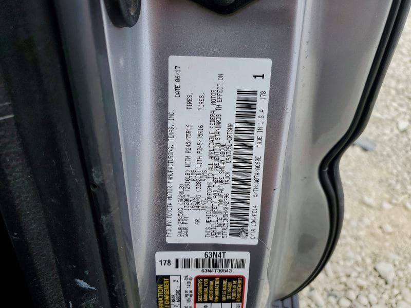 2017 TOYOTA TACOMA SR V6 12