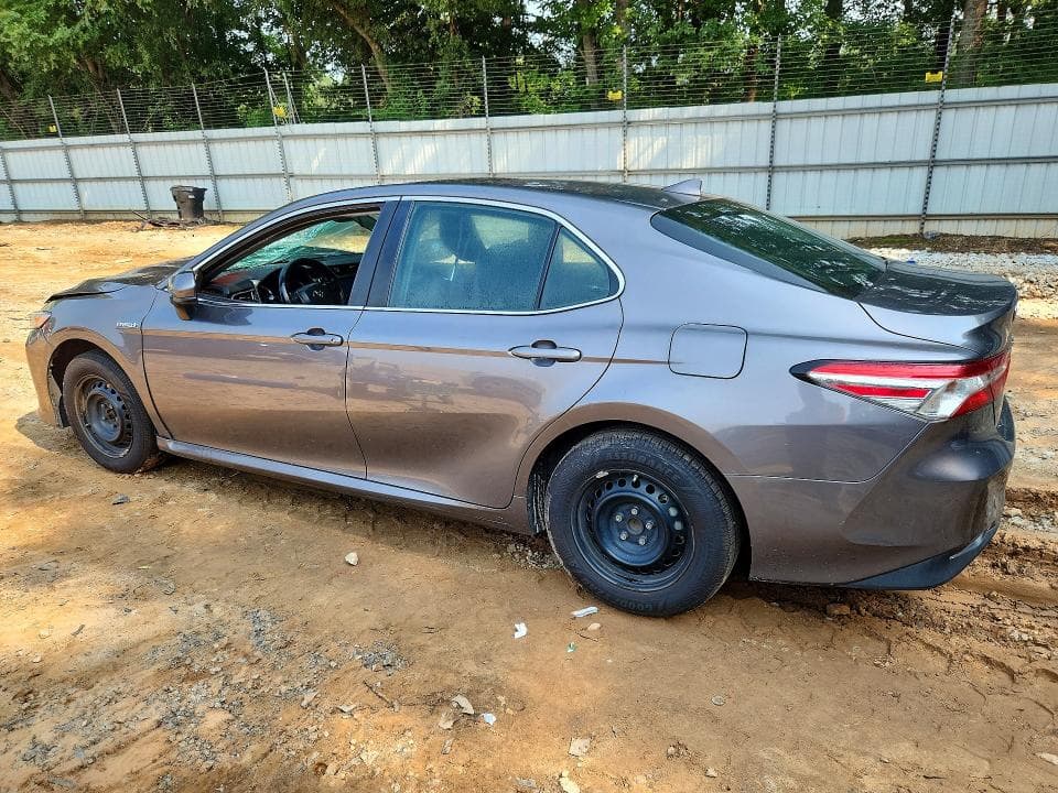 2020 TOYOTA CAMRY LE 2