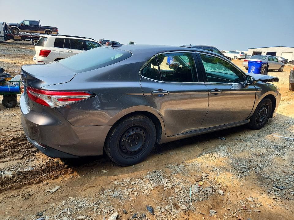 2020 TOYOTA CAMRY LE 3