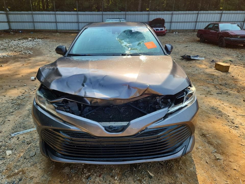 2020 TOYOTA CAMRY LE 5
