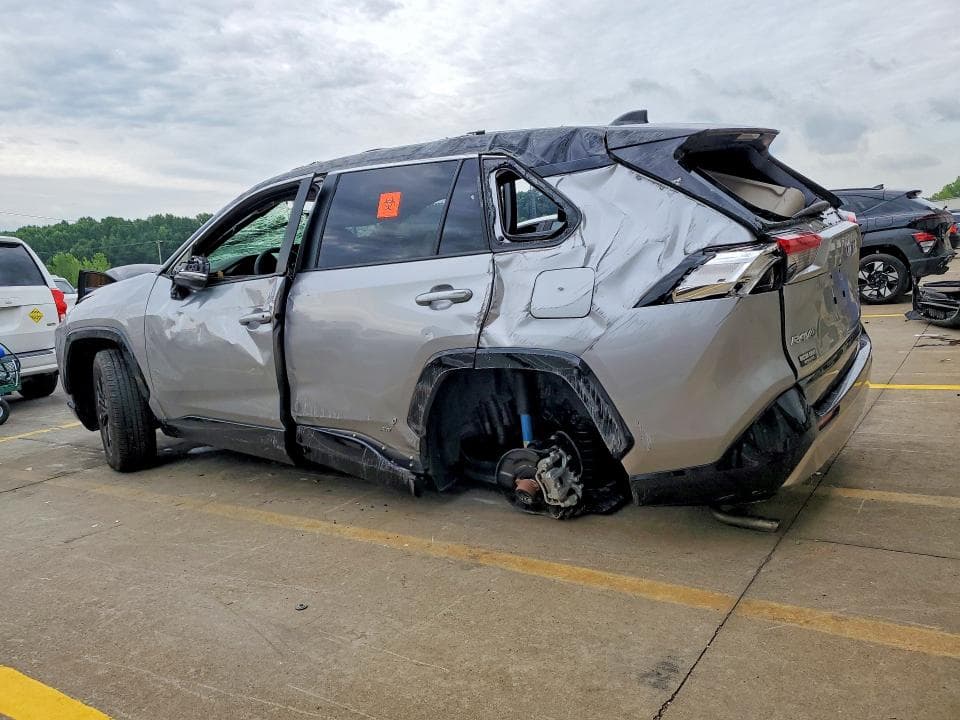 2025 TOYOTA RAV4 XSE 2