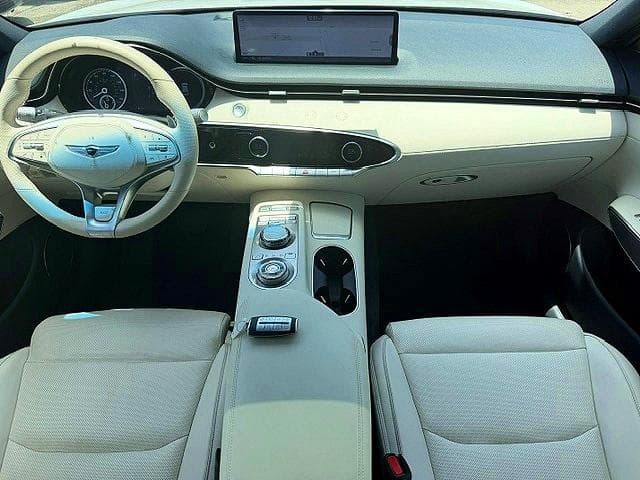 2025 GENESIS G70 8