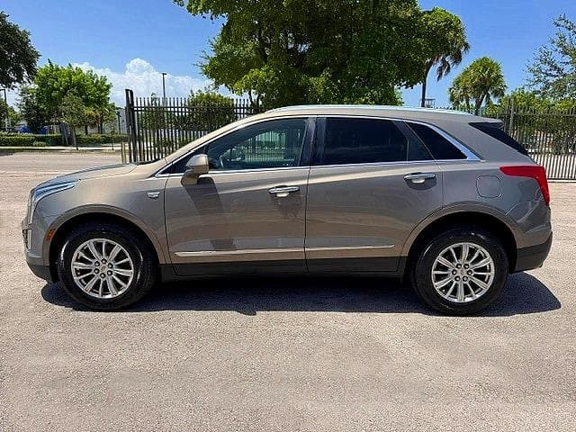 2017 CADILLAC XT5 12