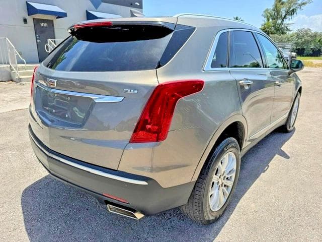 2017 CADILLAC XT5 3
