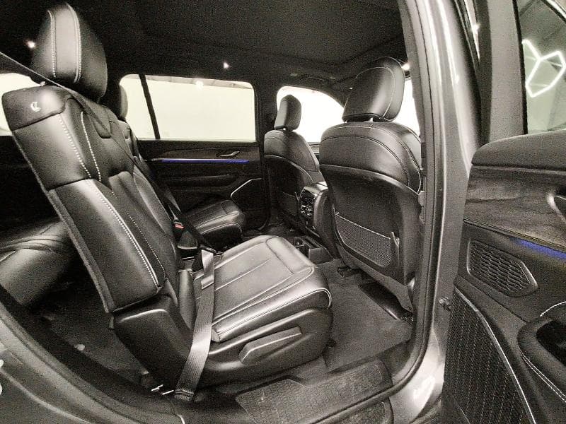 2023 JEEP GRAND CHEROKEE L OVERLAND 11
