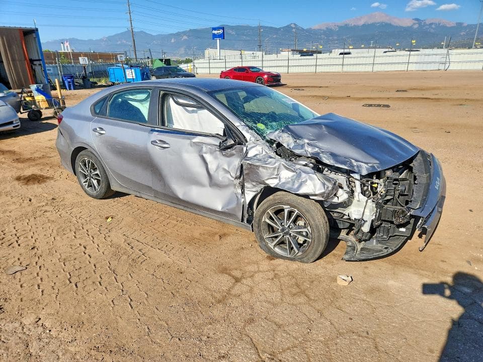2023 KIA FORTE LXS 4