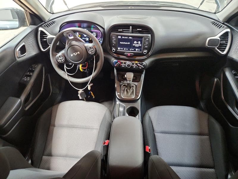 2025 KIA SOUL LX 8