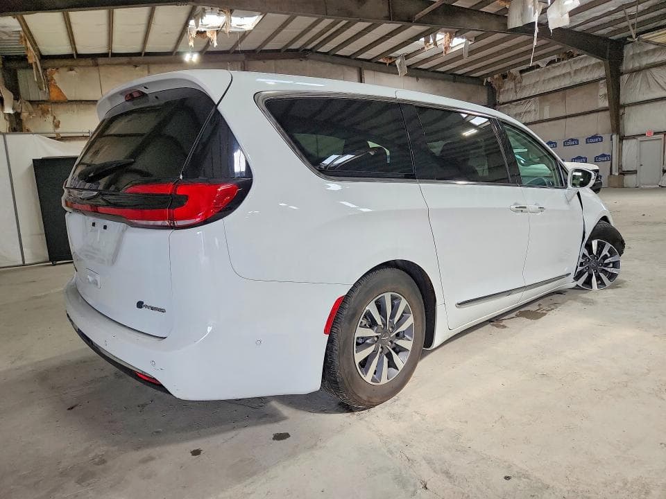 2022 CHRYSLER PACIFICA HYBRID LIMITED 3