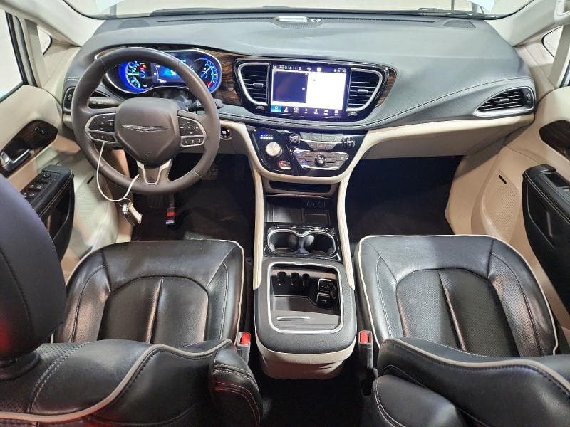 2022 CHRYSLER PACIFICA HYBRID LIMITED 8