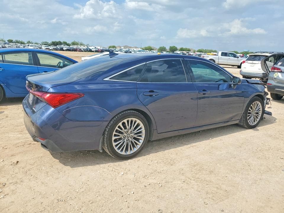 2019 TOYOTA AVALON LIMITED 3