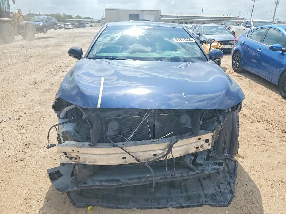 2019 TOYOTA AVALON LIMITED 5