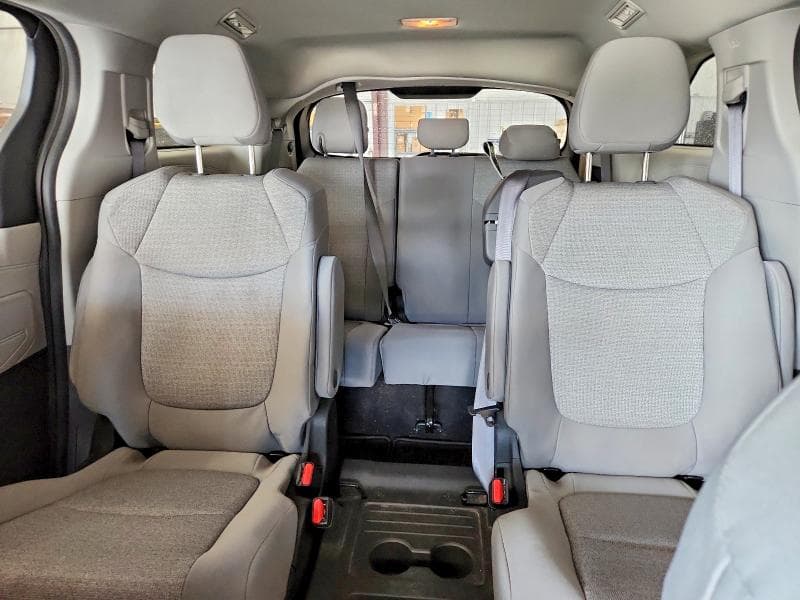 2022 TOYOTA SIENNA LE 10