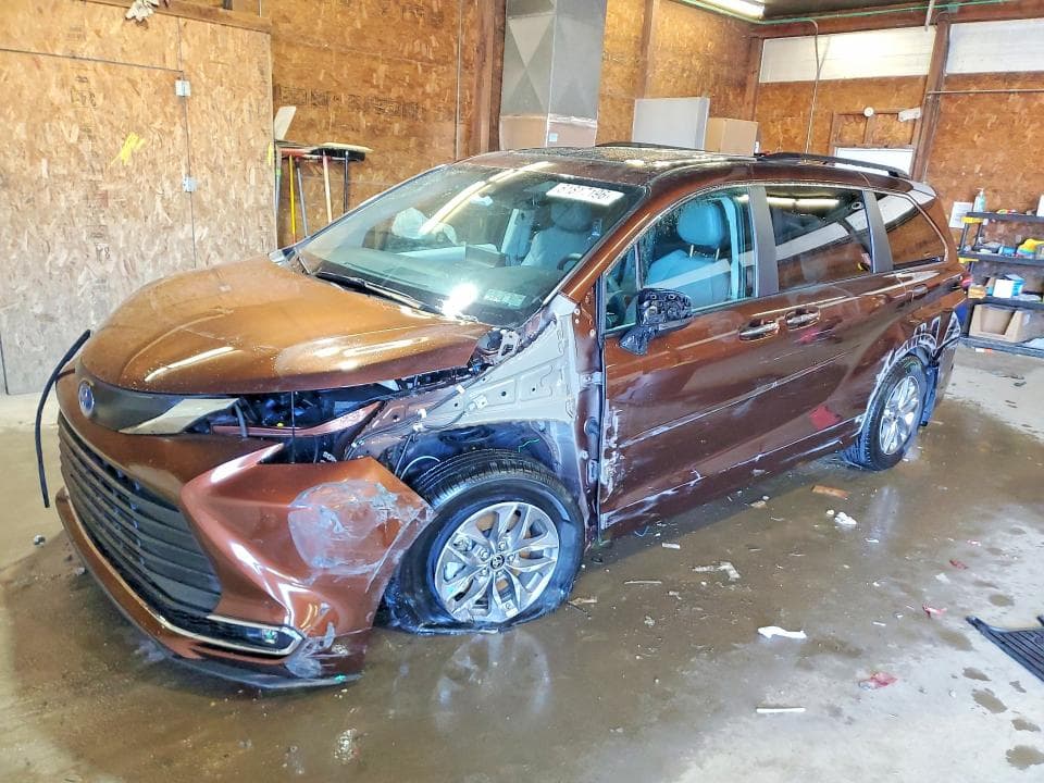 2024 TOYOTA SIENNA XLE 7-PASSENGER - 1