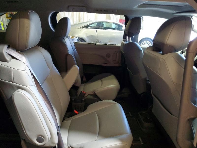 2024 TOYOTA SIENNA XLE 7-PASSENGER 11