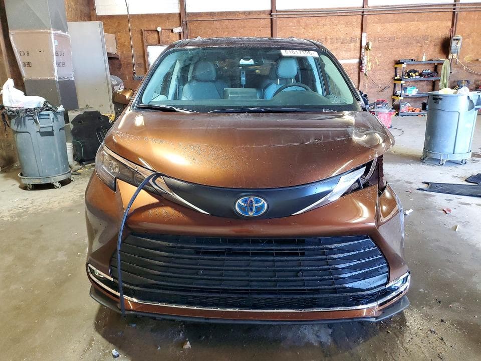 2024 TOYOTA SIENNA XLE 7-PASSENGER 5