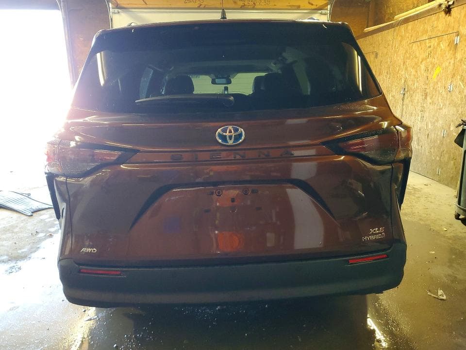 2024 TOYOTA SIENNA XLE 7-PASSENGER 6
