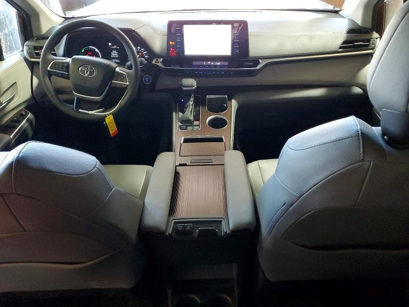 2024 TOYOTA SIENNA XLE 7-PASSENGER 8