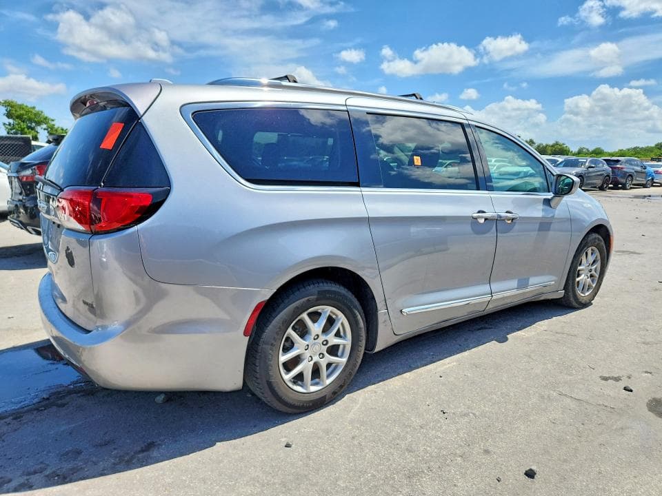 2020 CHRYSLER PACIFICA TOURING L 3