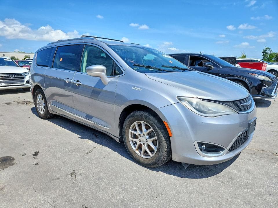 2020 CHRYSLER PACIFICA TOURING L 4