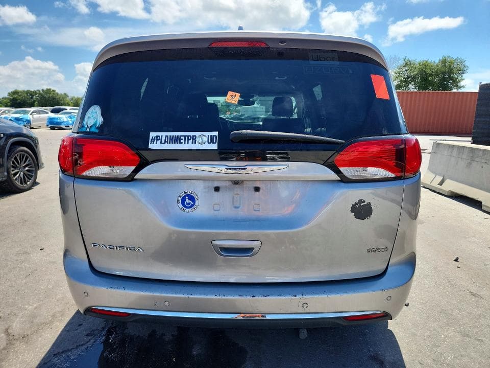 2020 CHRYSLER PACIFICA TOURING L 6