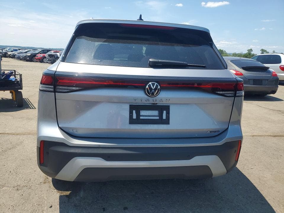 2026 VOLKSWAGEN TIGUAN SE 6