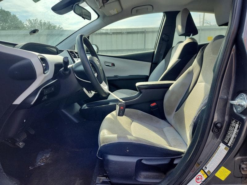 2017 TOYOTA PRIUS TWO 7