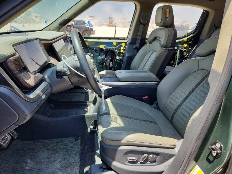 2023 RIVIAN R1T ADVENTURE 7