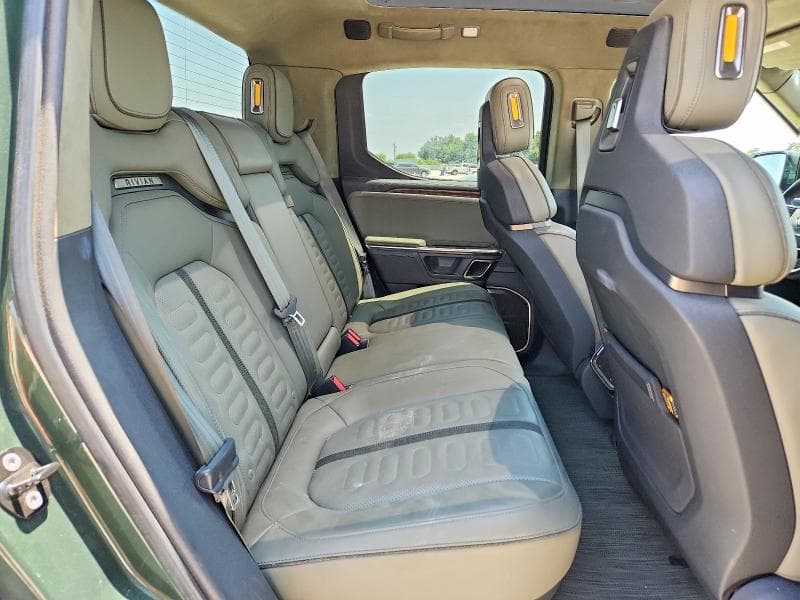 2023 RIVIAN R1T ADVENTURE 10