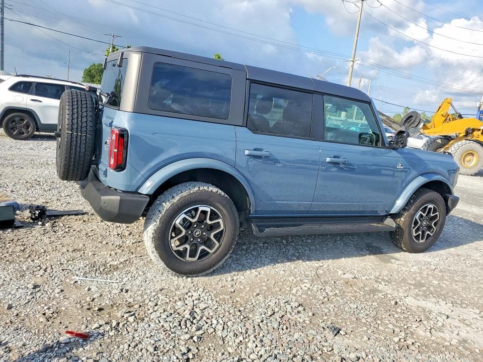 2025 FORD BRONCO OUTER BANKS 3