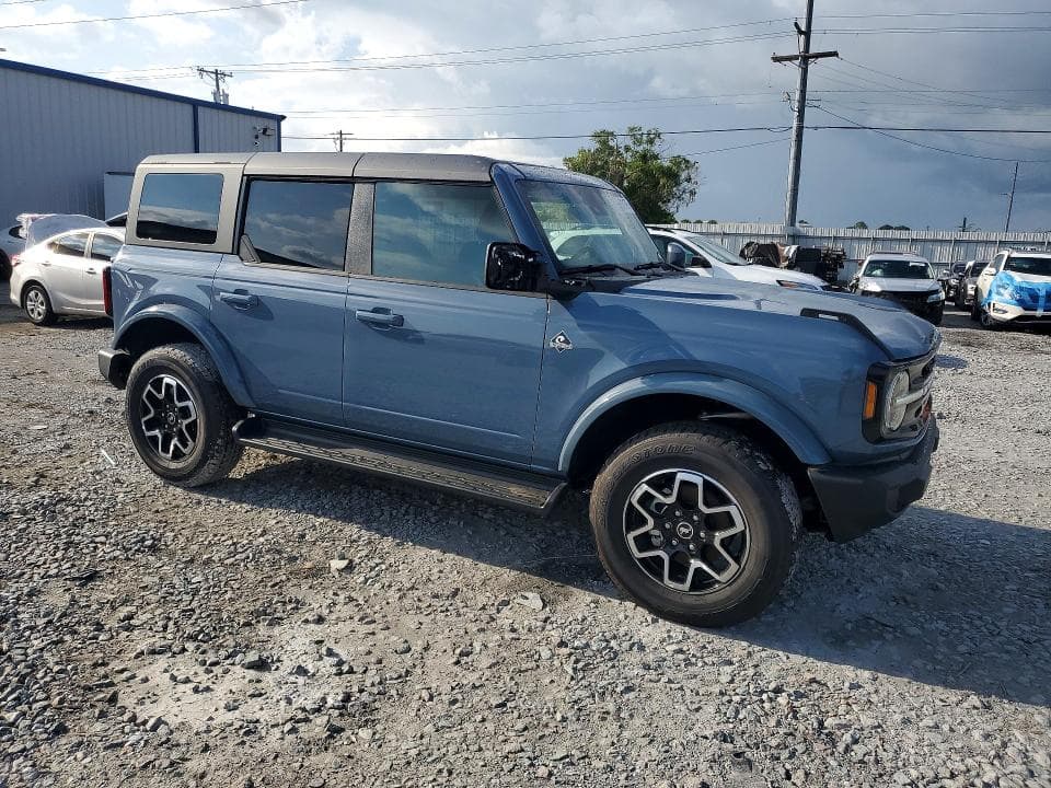 2025 FORD BRONCO OUTER BANKS 4