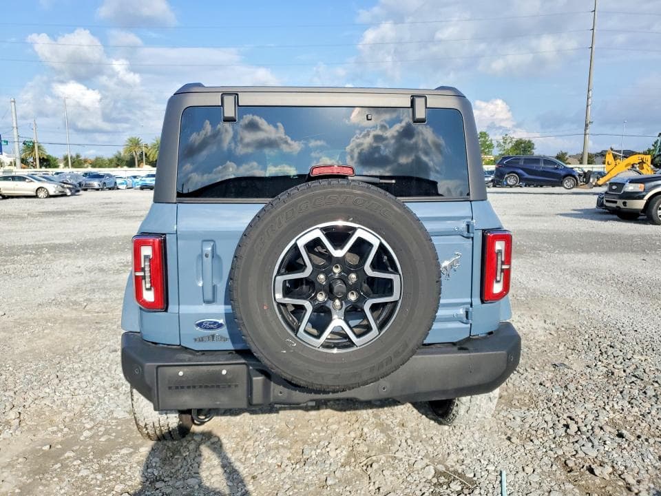 2025 FORD BRONCO OUTER BANKS 6