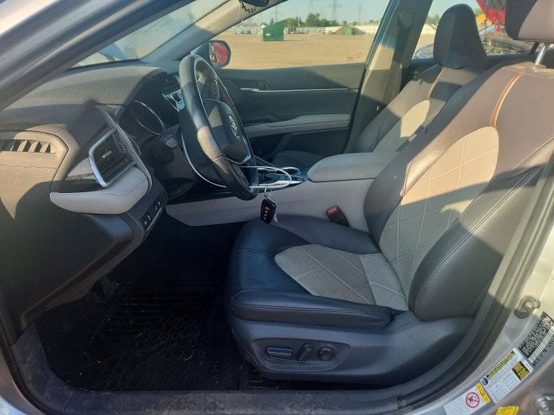 2018 TOYOTA CAMRY XLE 7