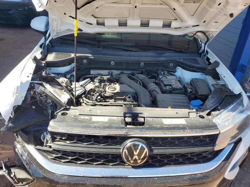 2024 VOLKSWAGEN TAOS SE 11