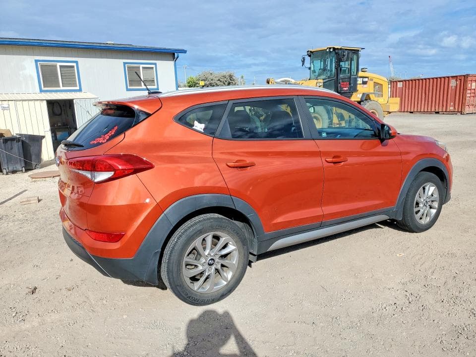 2017 HYUNDAI TUCSON SE 3