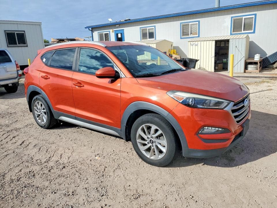 2017 HYUNDAI TUCSON SE 4