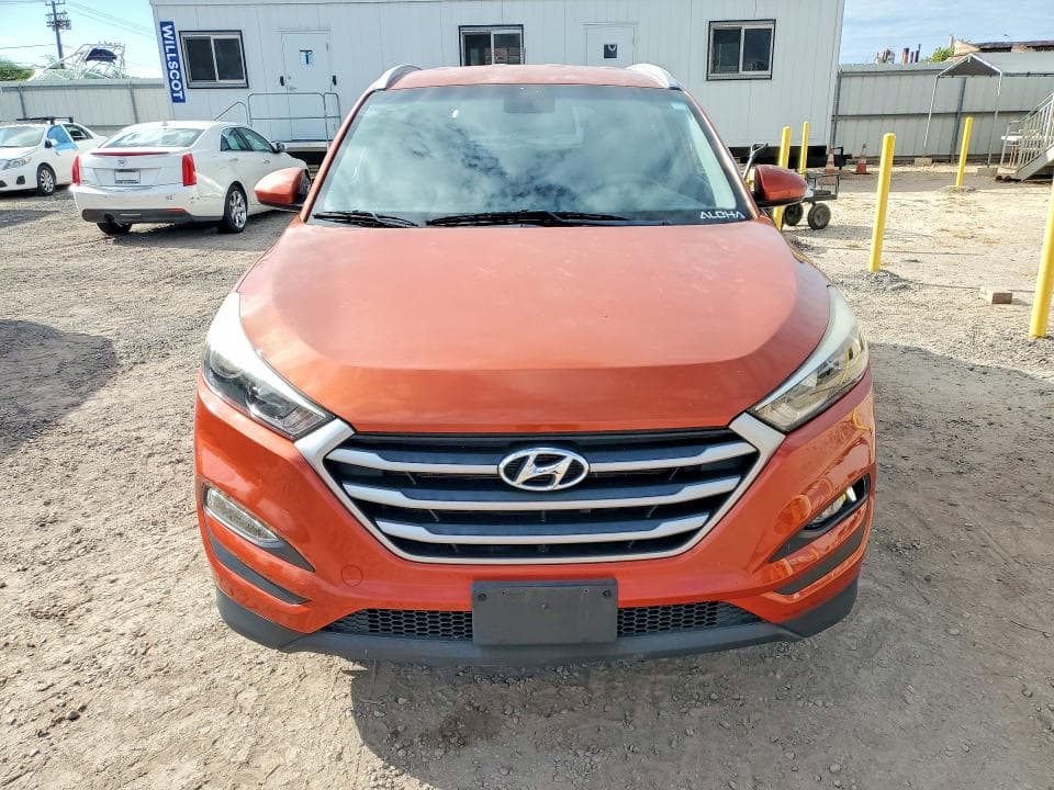 2017 HYUNDAI TUCSON SE 5