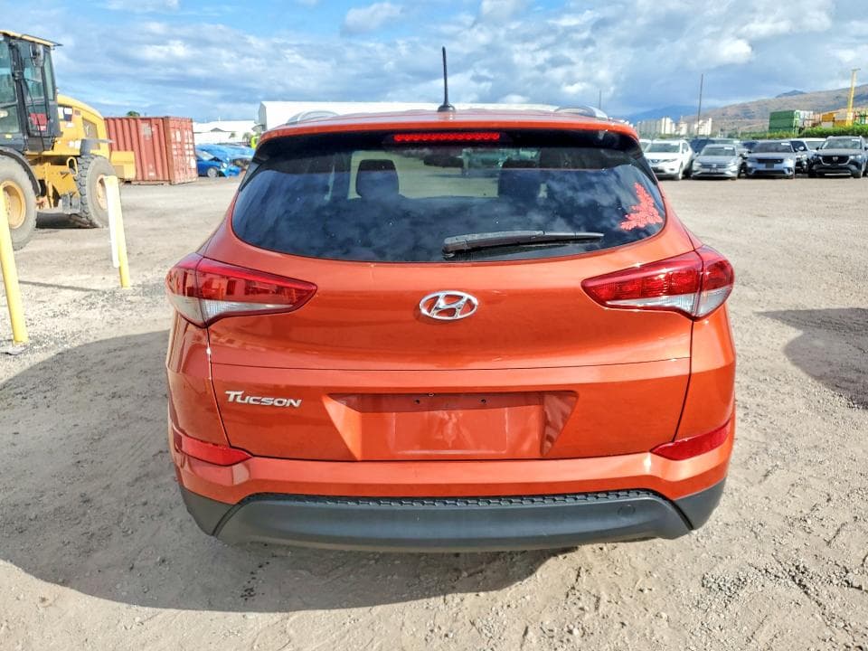 2017 HYUNDAI TUCSON SE 6