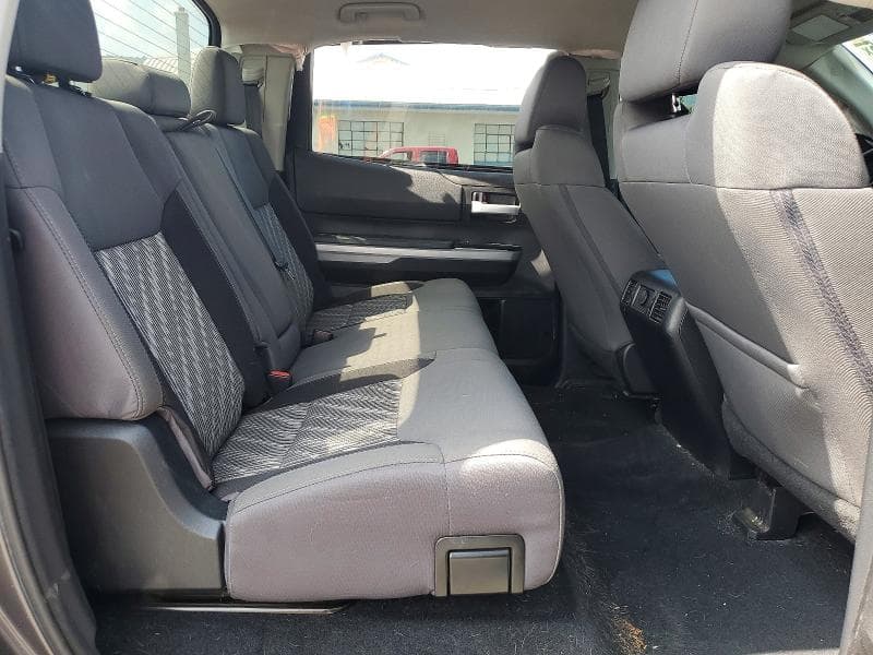 2020 TOYOTA TUNDRA SR5 10