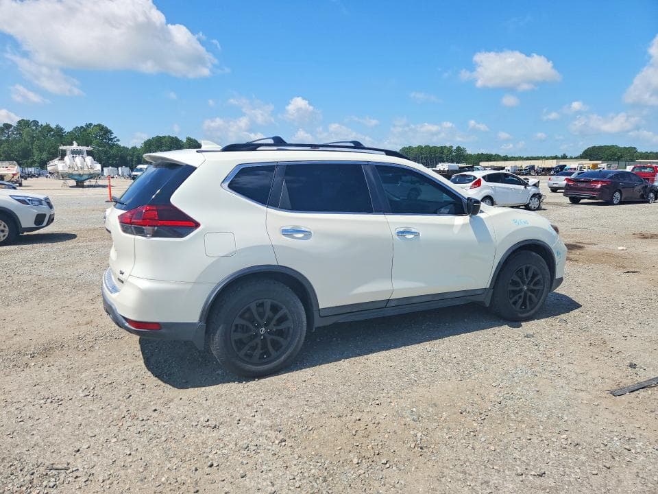 2018 NISSAN ROGUE SV 3