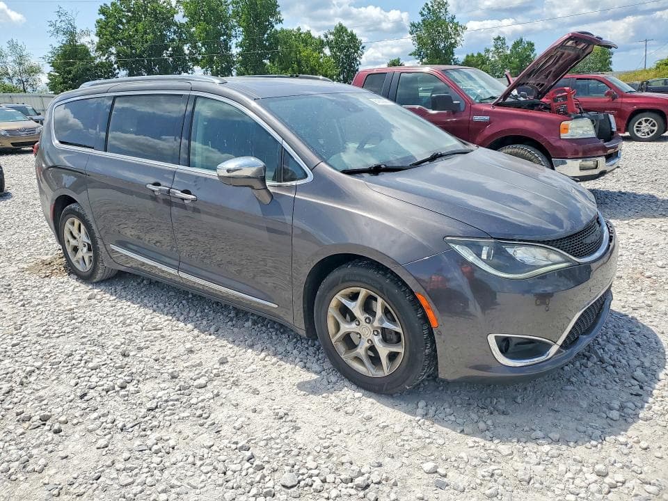 2017 CHRYSLER PACIFICA LIMITED 4
