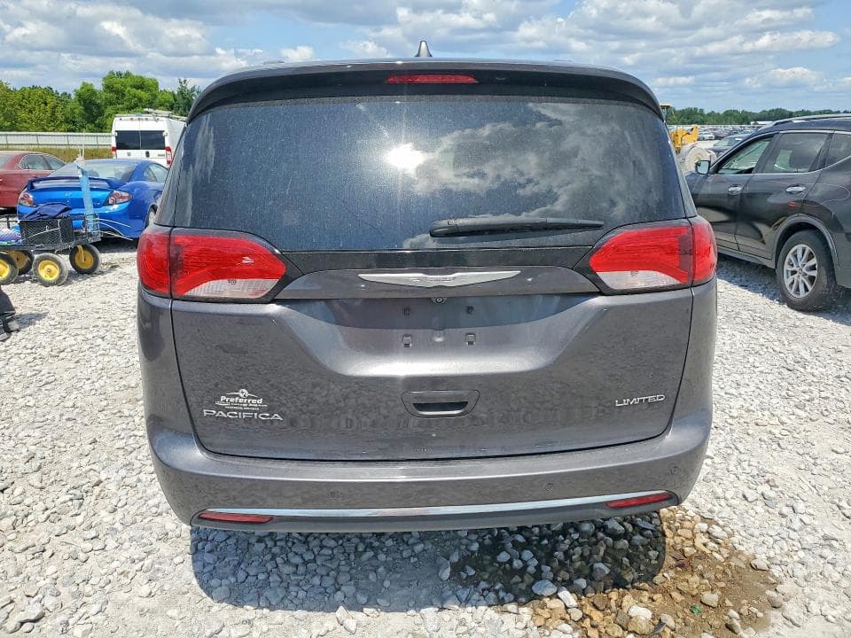 2017 CHRYSLER PACIFICA LIMITED 6