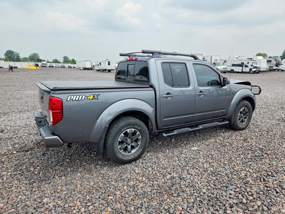 2017 NISSAN FRONTIER PRO-4X 3