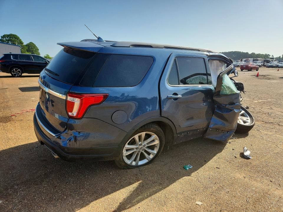 2018 FORD EXPLORER XLT 3