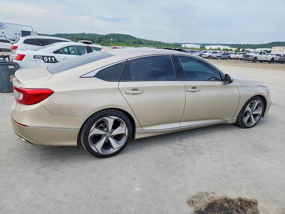 2018 HONDA ACCORD TOURING 3