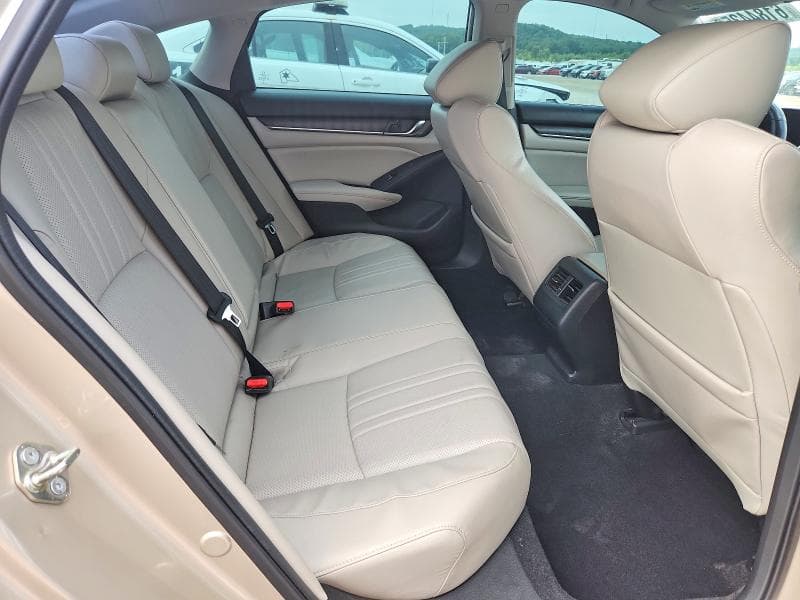 2018 HONDA ACCORD TOURING 10