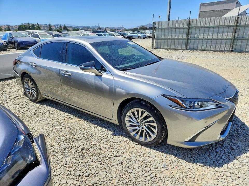 2020 LEXUS ES 300H LUXURY 4
