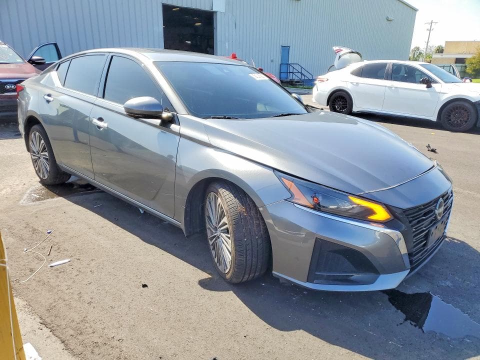 2023 NISSAN ALTIMA SL 4
