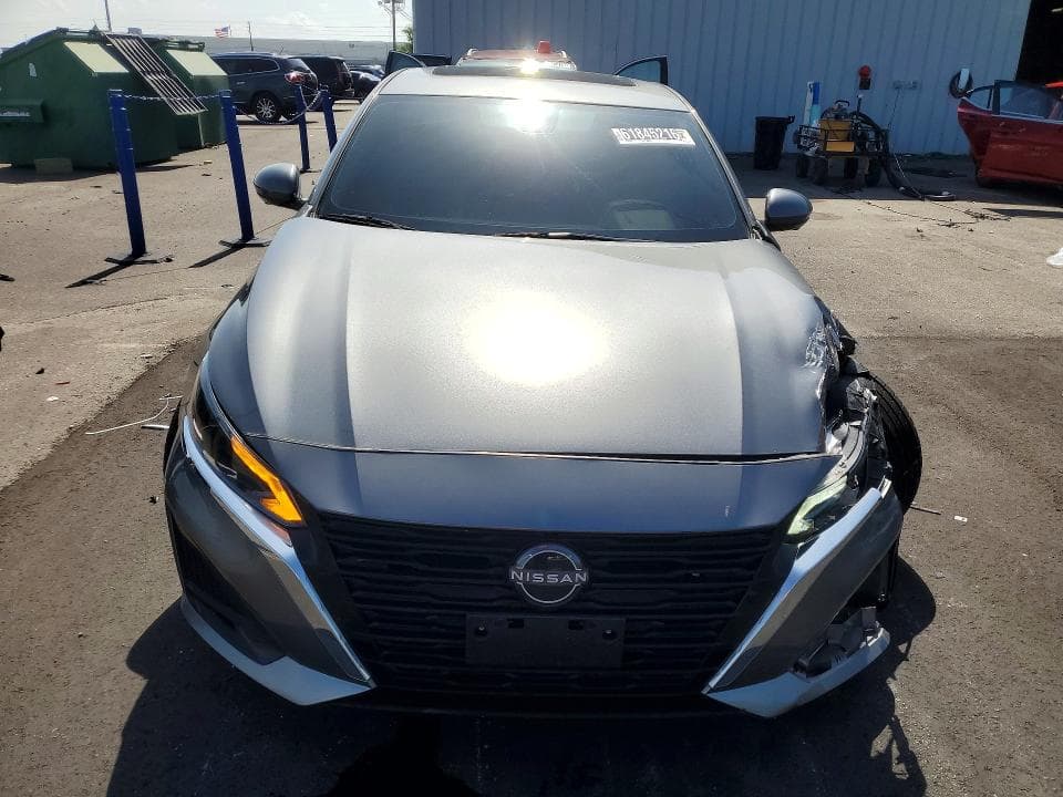 2023 NISSAN ALTIMA SL 5